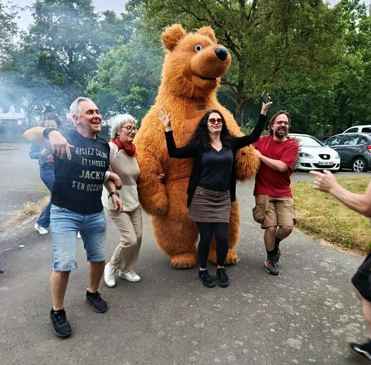 Mascotte Oscar l'Ours
